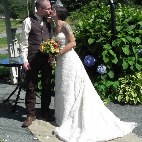 Stunning wedding gowns from Tara Keely Spring 2011 bridal sweetheart, taffeta - Picture 14 of 16